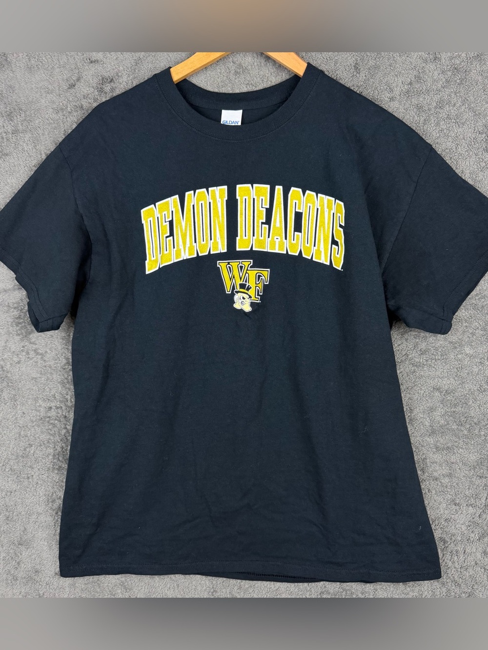 Wake Forest Demon Deacons Women’s T-Shirt Large NCAA College WFU Tee Black
